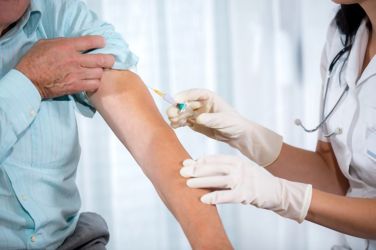 patient receiving flu vaccination